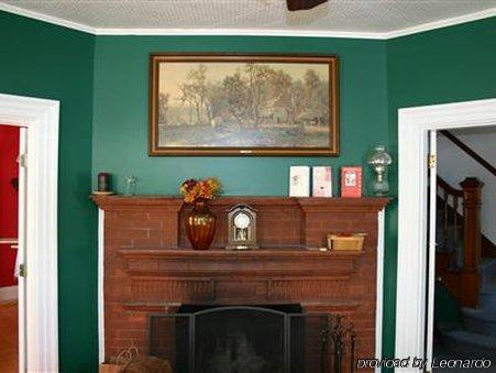 The Young House Bed And Breakfast Millinocket Interior photo