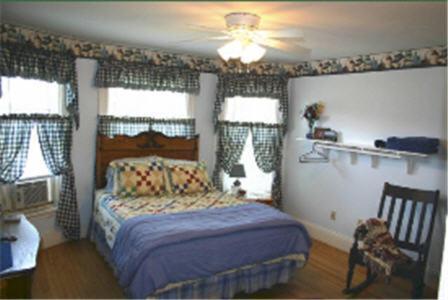 The Young House Bed And Breakfast Millinocket Room photo